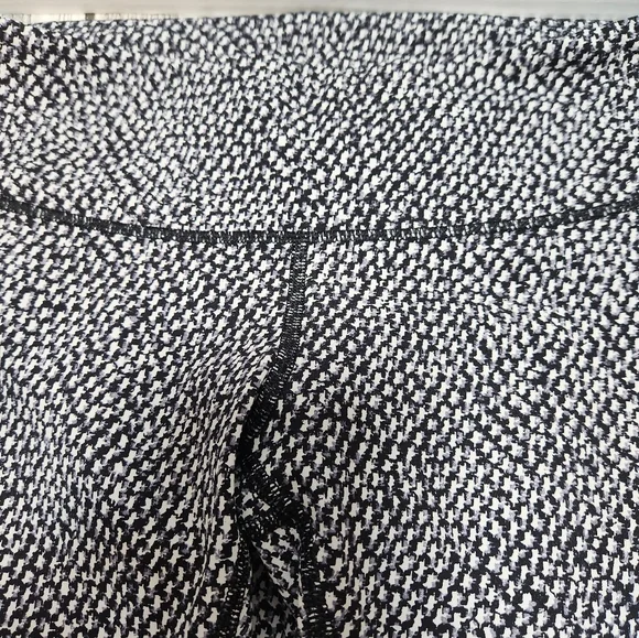 Lululemon Wonder Under Crop leggings - Picture 3 of 7